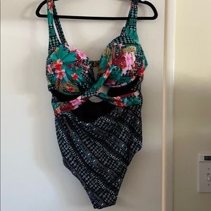 Like New Gorgeous S4A Bathing Suit!! 👙🩱